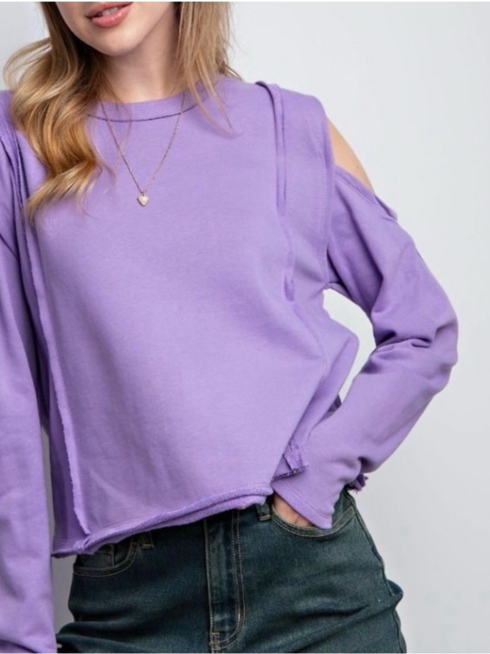 P062:  EASEL NWT TOP GRAPE (R2M)